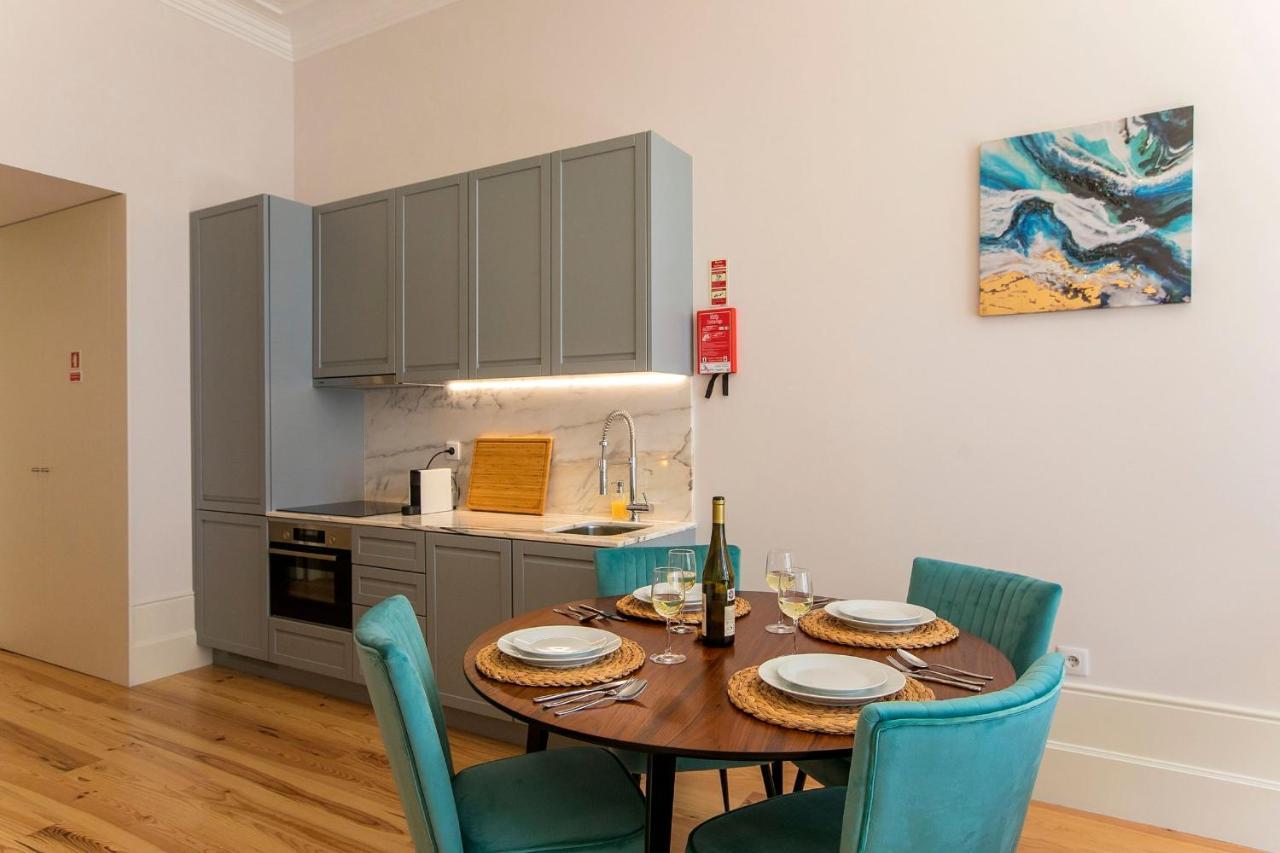 Lovelystay - 2Br Flat With Ac In Duque De Loule Порту Екстер'єр фото
