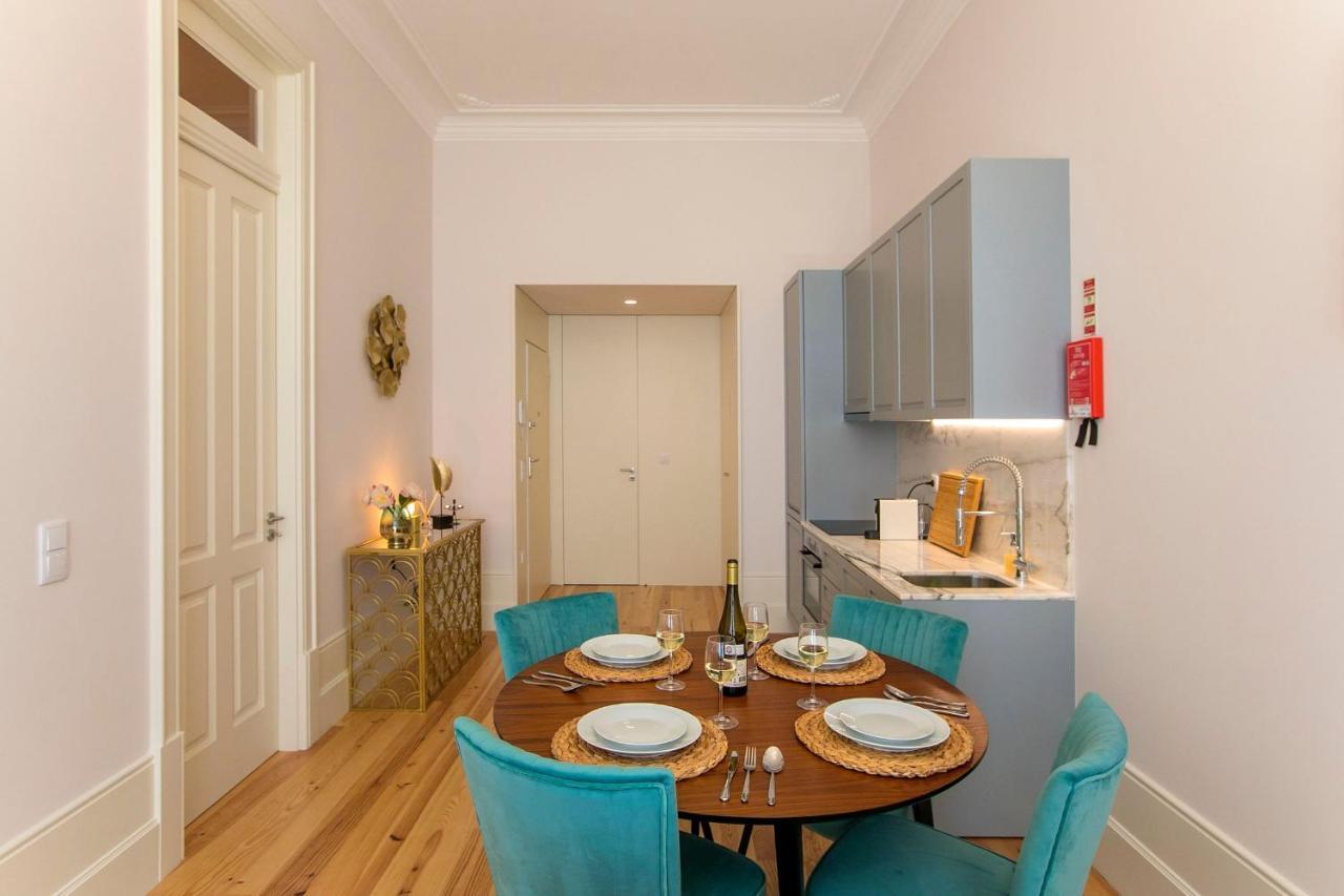 Lovelystay - 2Br Flat With Ac In Duque De Loule Порту Екстер'єр фото