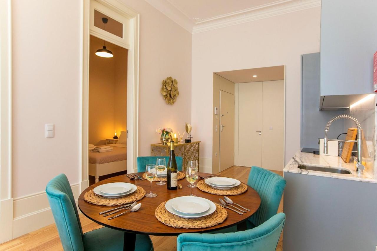 Lovelystay - 2Br Flat With Ac In Duque De Loule Порту Екстер'єр фото