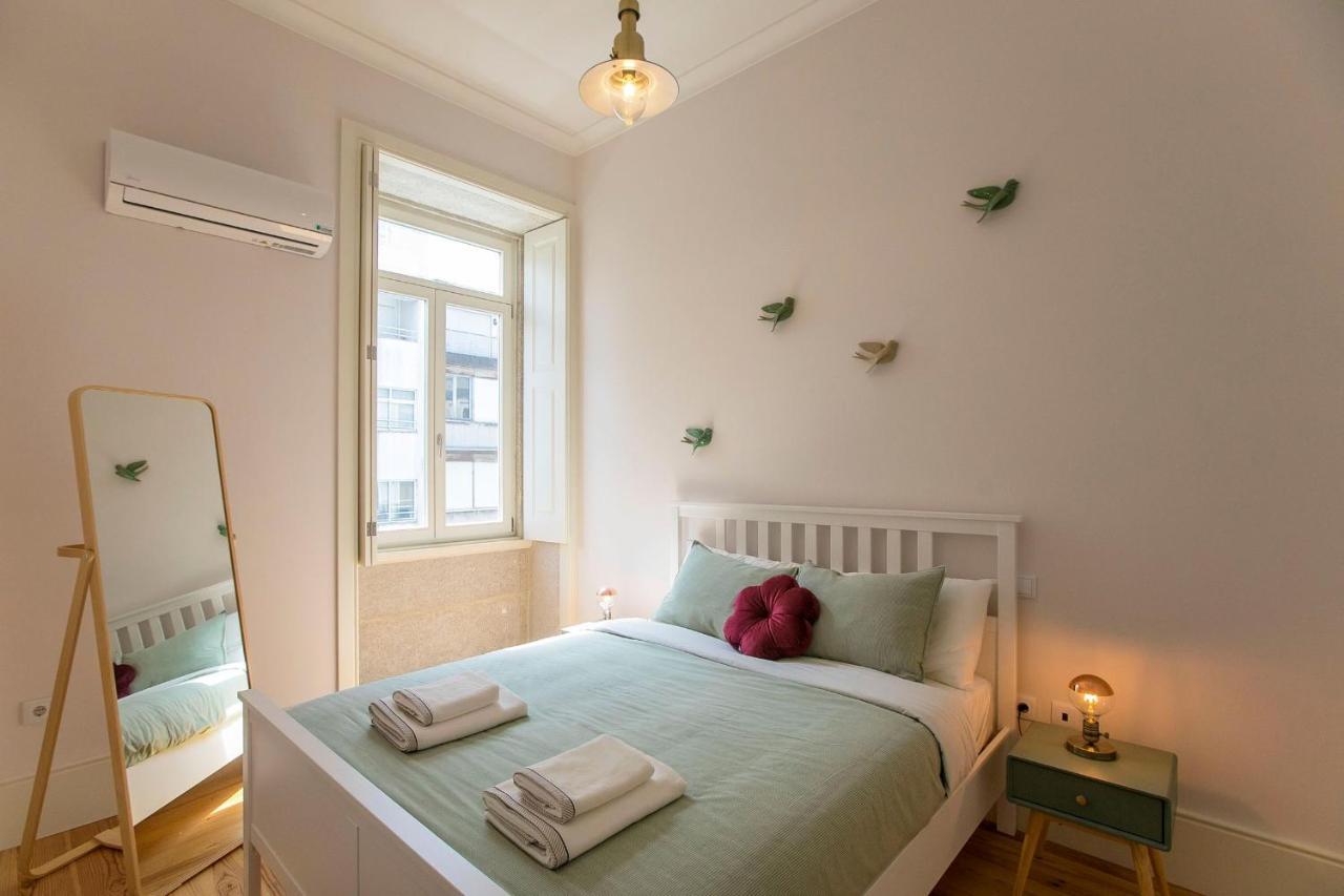 Lovelystay - 2Br Flat With Ac In Duque De Loule Порту Екстер'єр фото