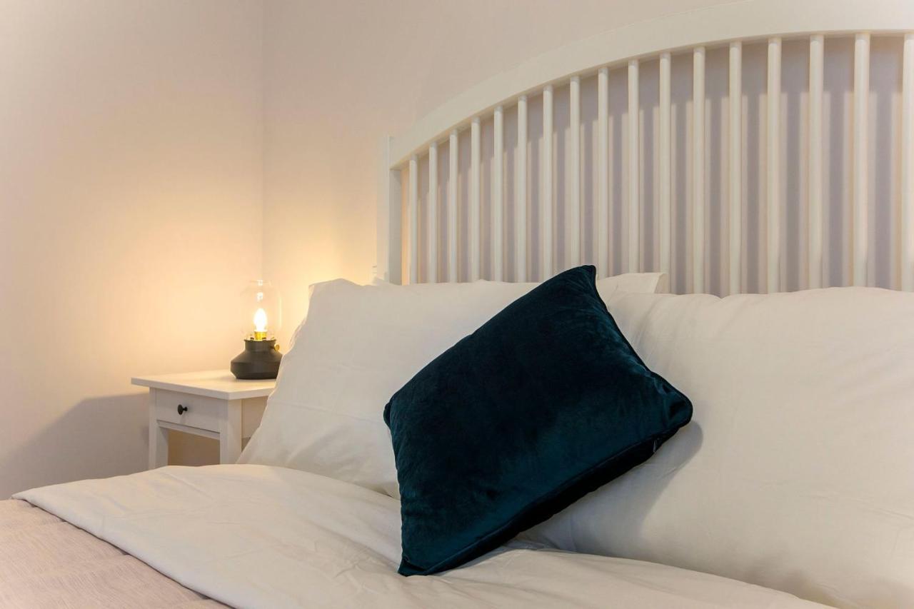 Lovelystay - 2Br Flat With Ac In Duque De Loule Порту Екстер'єр фото