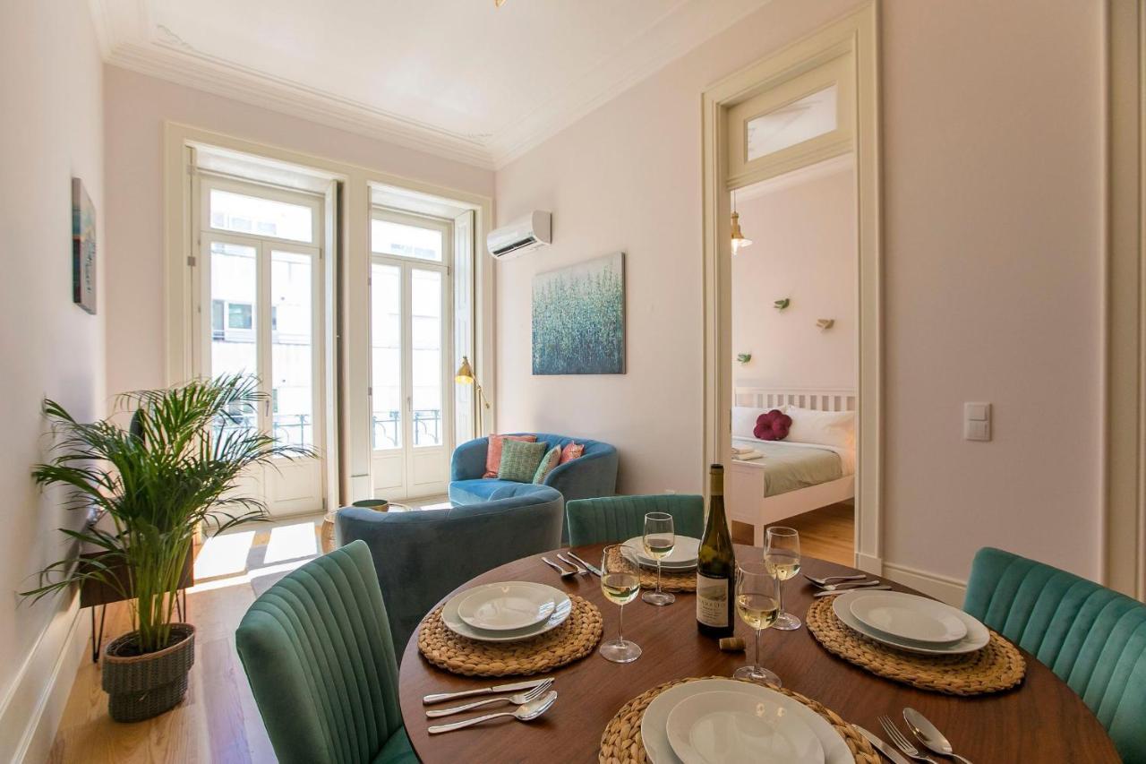 Lovelystay - 2Br Flat With Ac In Duque De Loule Порту Екстер'єр фото